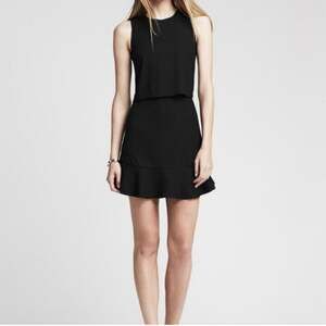 Banana Republic Black Sleeveless Ruffle Hem A-Line Dress Sz 2